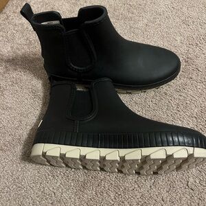 Women’s Sperry Rain Boots